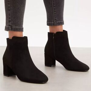 FOREVER  SUEDE ANKLE BOOTIES ZIPPER CLOSURE